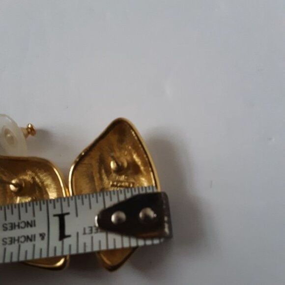 Vintage Monet Gold Tone Cream Anamel Earrings - Picture 8 of 10